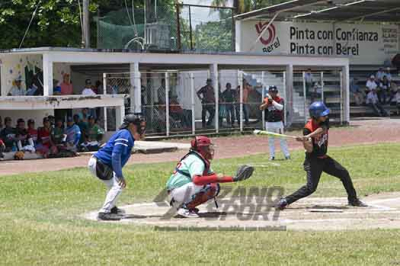 EL CAMPEÓN INICIA CON EL PIE DERECHO